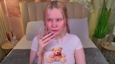 kittenxoann online show from April 10, 5:41 pm