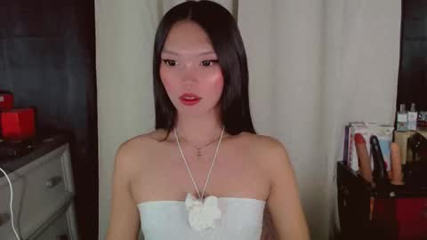 KITTY online show from April 23, 2:52 am