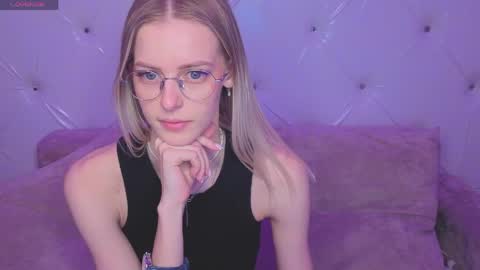 Kitty online show from May 17, 12:54 am
