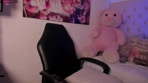 Kitty  online show from April 23, 7:05 am