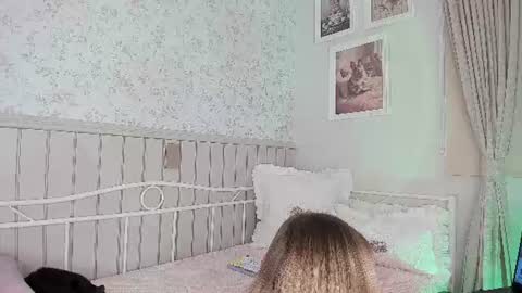 sophie online show from July 8, 6:43 pm