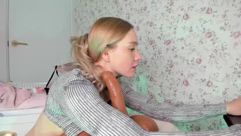 sophie online show from February 10, 9:07 pm