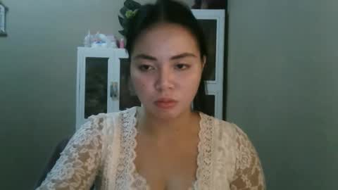 Snapshot of kitty_fussy chatting on October 12, 11:12 am kitty_fussy online show from October 12, 11:12 am
