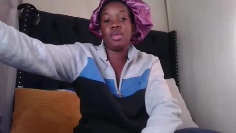 kitty_kerry online show from April 9, 10:20 am