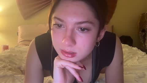 Snapshot of kittycherries chatting on February 4, 6:04 am Ivy online show from February 4, 6:04 am