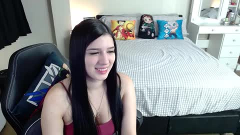 Snapshot of kittykat18x chatting on February 19, 11:04 pm Isabel online show from February 19, 11:04 pm
