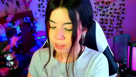 Kittyuwu  online show from November 12, 7:23 pm