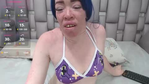 kittywhiteass online show from January 13, 1:11 am