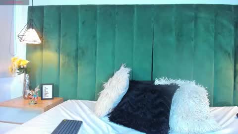 K I T T Y Y  online show from October 24, 8:49 pm