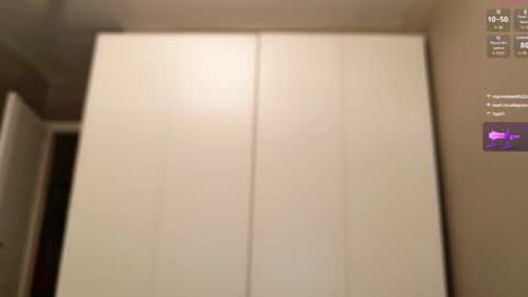 Snapshot of kittyyskate chatting on October 2, 9:53 pm kittyyskate online show from October 2, 9:53 pm