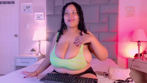Snapshot of kity_hill chatting on September 18, 4:11 am Kitty Hill online show from September 18, 4:11 am
