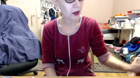 Snapshot of kiuminberry chatting on January 4, 2:35 pm KiuminBerry online show from January 4, 2:35 pm