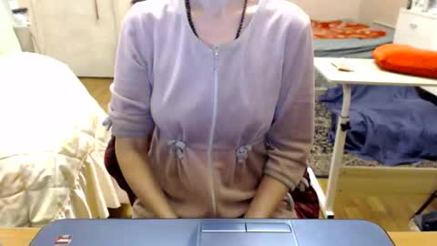 KiuminBerry online show from November 4, 4:01 pm