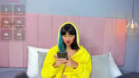 Kleo online show from April 22, 2:14 pm