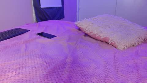 klohe and samantha online show from March 4, 10:16 pm