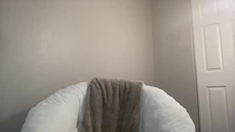 knextdoor online show from April 22, 10:29 pm