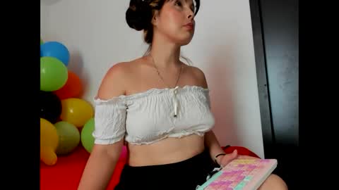 konie Diaz online show from April 18, 7:58 pm