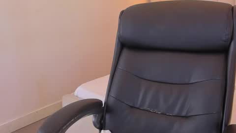 K O S M I C online show from October 21, 1:15 pm