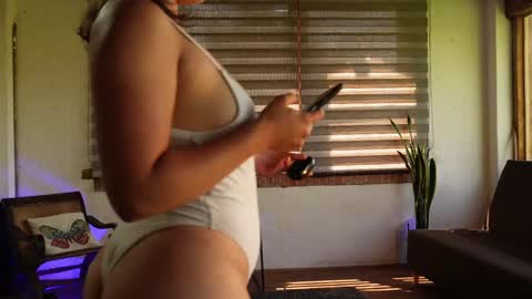 Snapshot of kozzy_ chatting on January 13, 6:38 pm kozzy_ online show from January 13, 6:38 pm
