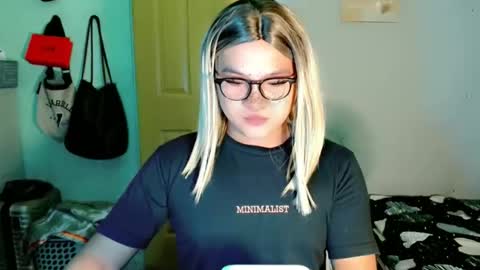 mmm ask me online show from April 10, 12:11 pm