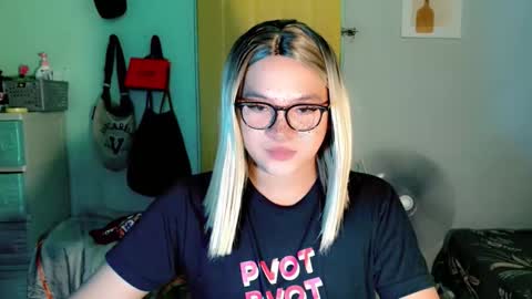 mmm ask me online show from April 16, 6:35 am