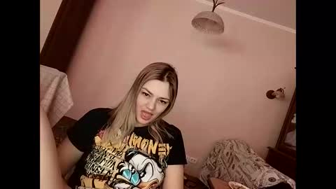 KrissSexi online show from February 5, 8:11 am