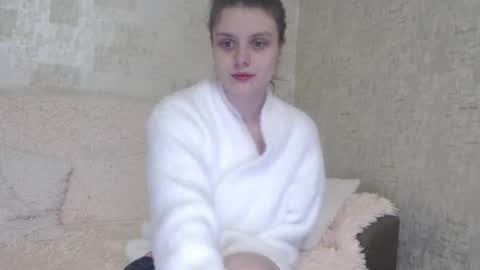 krissvoss online show from November 6, 1:17 pm