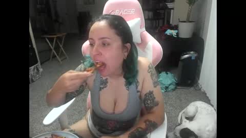 Snapshot of kristajay chatting on October 17, 3:43 am Krista online show from October 17, 3:43 am