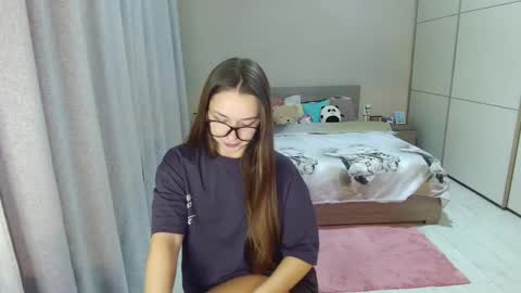 Snapshot of kristall_xxx chatting on October 15, 4:26 am twitter Annemarye 23 online show from October 15, 4:26 am