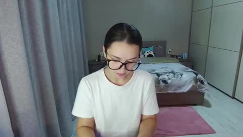 twitter    Annemarye 23 online show from October 21, 4:49 am