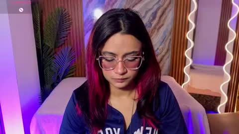 kristen_tay online show from June 2, 2:56 am