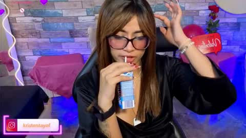 kristen_tay online show from February 15, 7:51 am