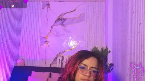 kristen_tay online show from April 12, 7:55 am