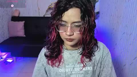 kristen_tay online show from April 22, 3:25 am