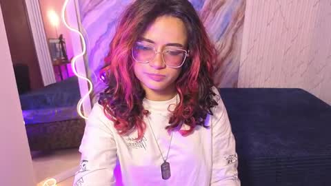 kristen_tay online show from April 24, 3:31 am