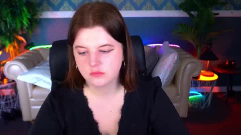 kristifoxy online show from April 19, 5:18 am