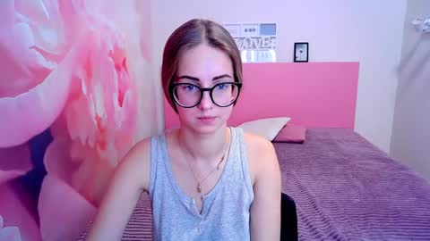 Snapshot of kristina_adel chatting on December 16, 7:37 am Kristina Adel online show from December 16, 7:37 am