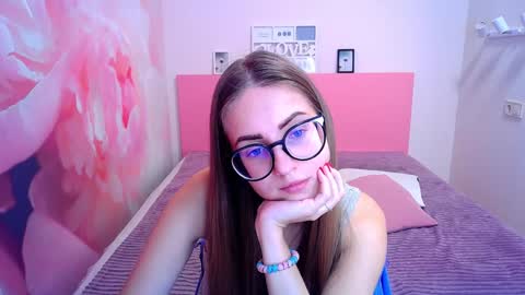 Snapshot of kristina_adel chatting on January 9, 5:22 pm Kristina Adel online show from January 9, 5:22 pm