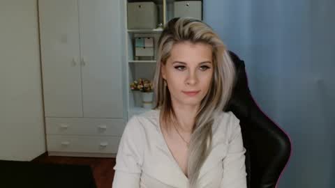 KristineAmore online show from March 9, 7:11 am