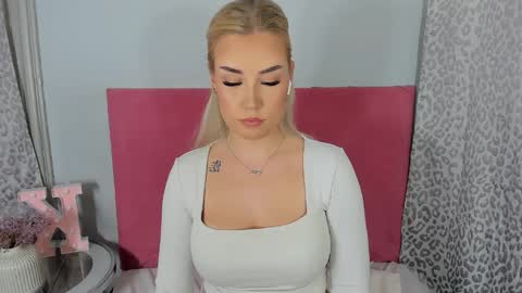 KristyFlowers online show from February 27, 6:19 pm