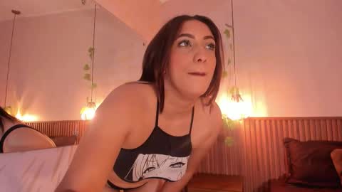 krystalswift_ online show from December 4, 8:09 pm