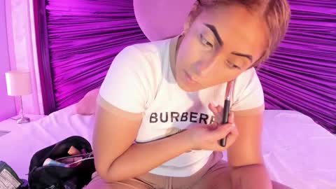 krystalswift_ online show from March 24, 3:23 am