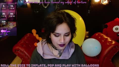 Snapshot of kureiji_fetish chatting on December 18, 7:04 am Fetiche Woman online show from December 18, 7:04 am