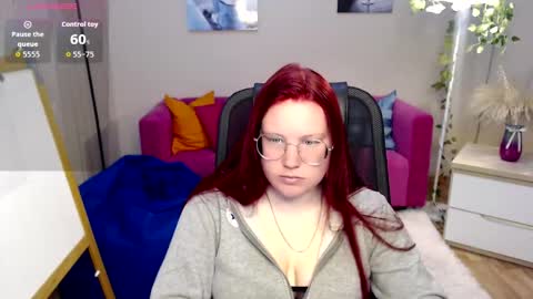 kuri_u online show from April 21, 11:39 am