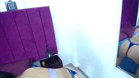 Kylee28 online show from December 5, 8:11 pm