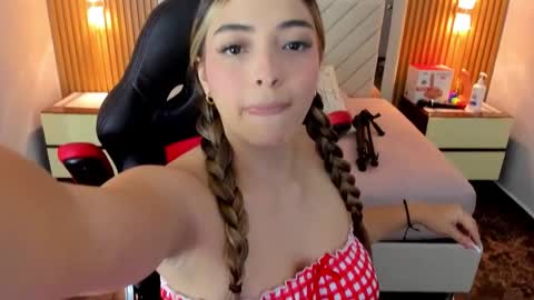 Snapshot of kylie_jones6 chatting on September 11, 2:56 am KYLIE online show from September 11, 2:56 am