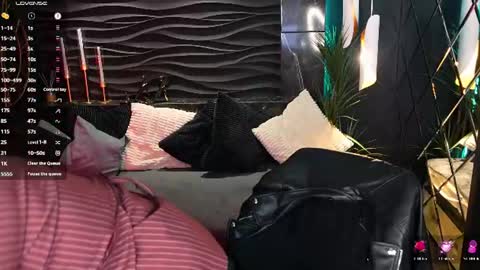 Kylie online show from June 10, 1:54 pm