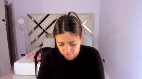Kylie Reyes  online show from June 6, 7:31 pm