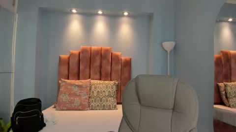 Kylie Reyes  online show from November 15, 8:10 pm