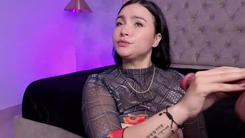  Kylie  online show from April 19, 6:10 pm